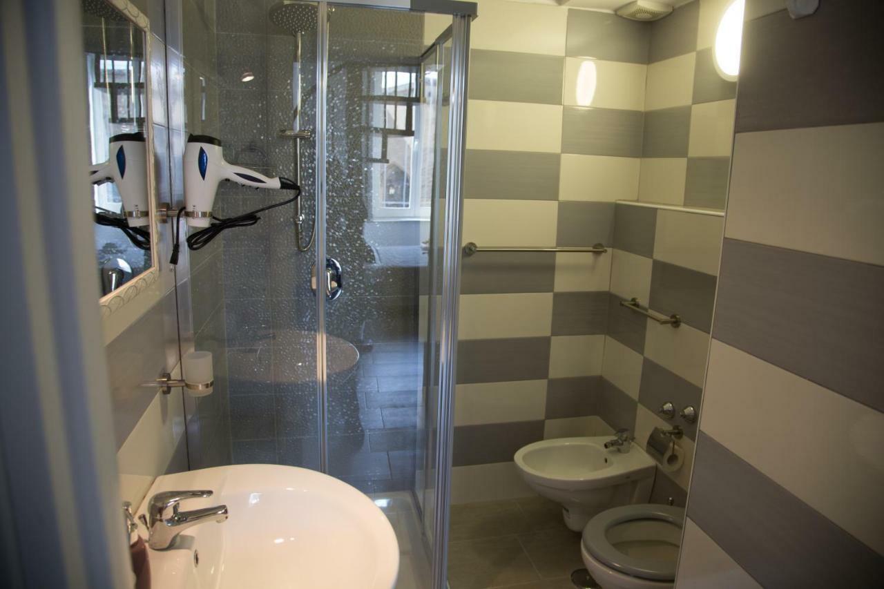 Vesuvius Luxury Suites Napoli Ngoại thất bức ảnh