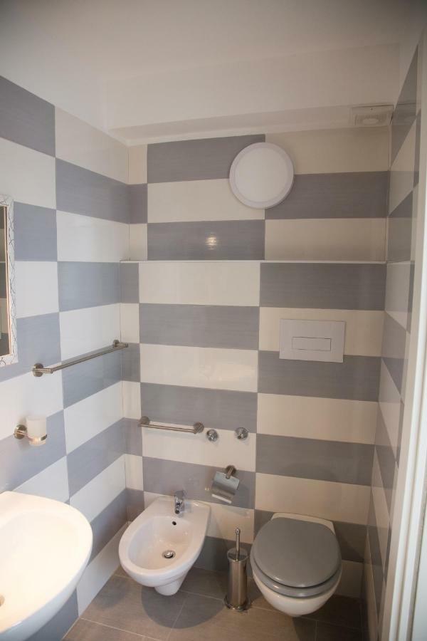 Vesuvius Luxury Suites Napoli Ngoại thất bức ảnh