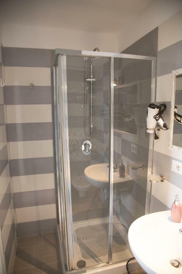 Vesuvius Luxury Suites Napoli Ngoại thất bức ảnh