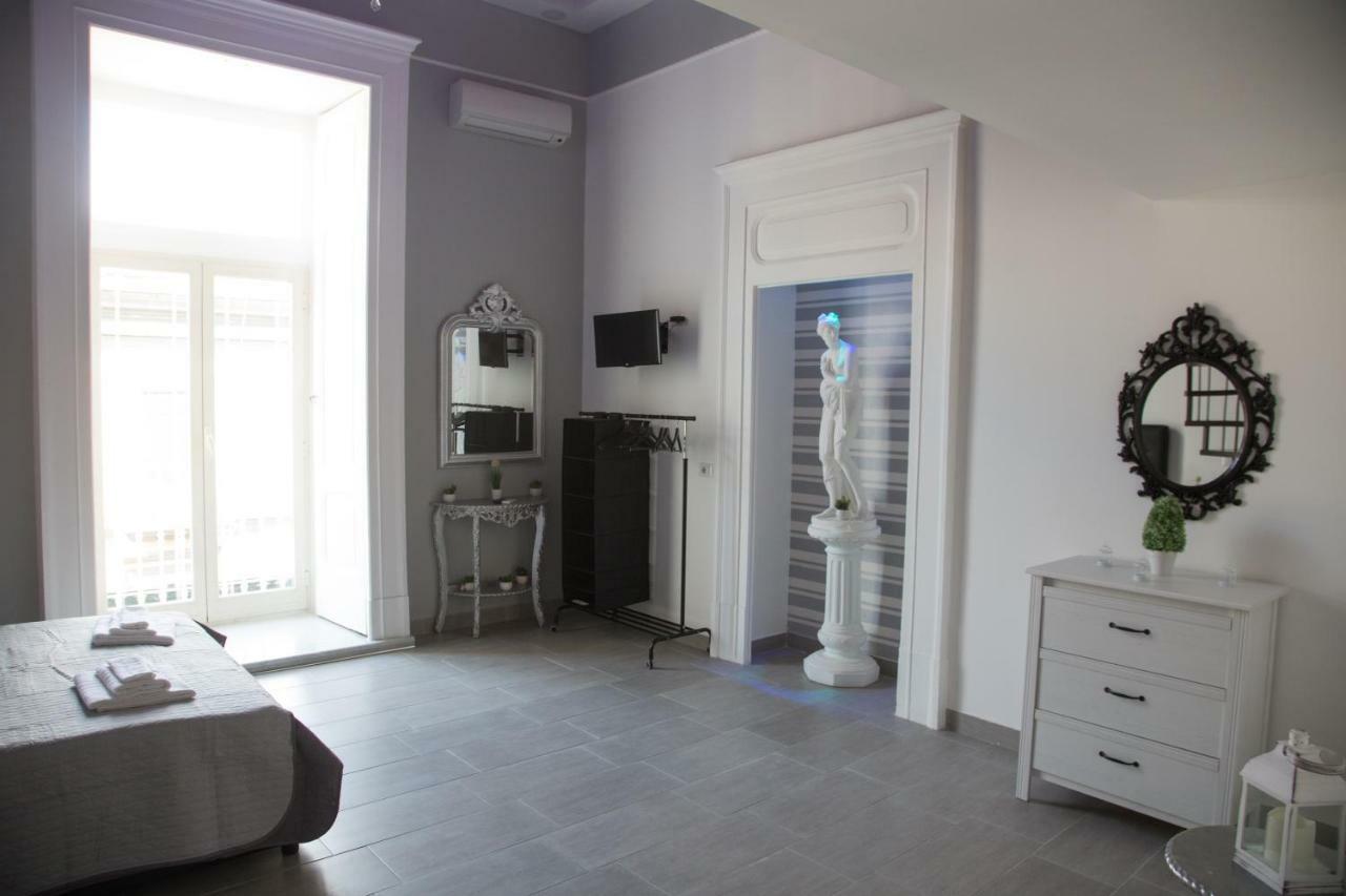 Vesuvius Luxury Suites Napoli Ngoại thất bức ảnh