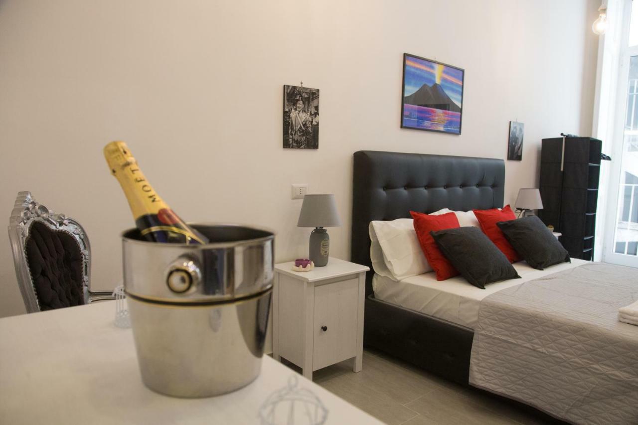 Vesuvius Luxury Suites Napoli Ngoại thất bức ảnh
