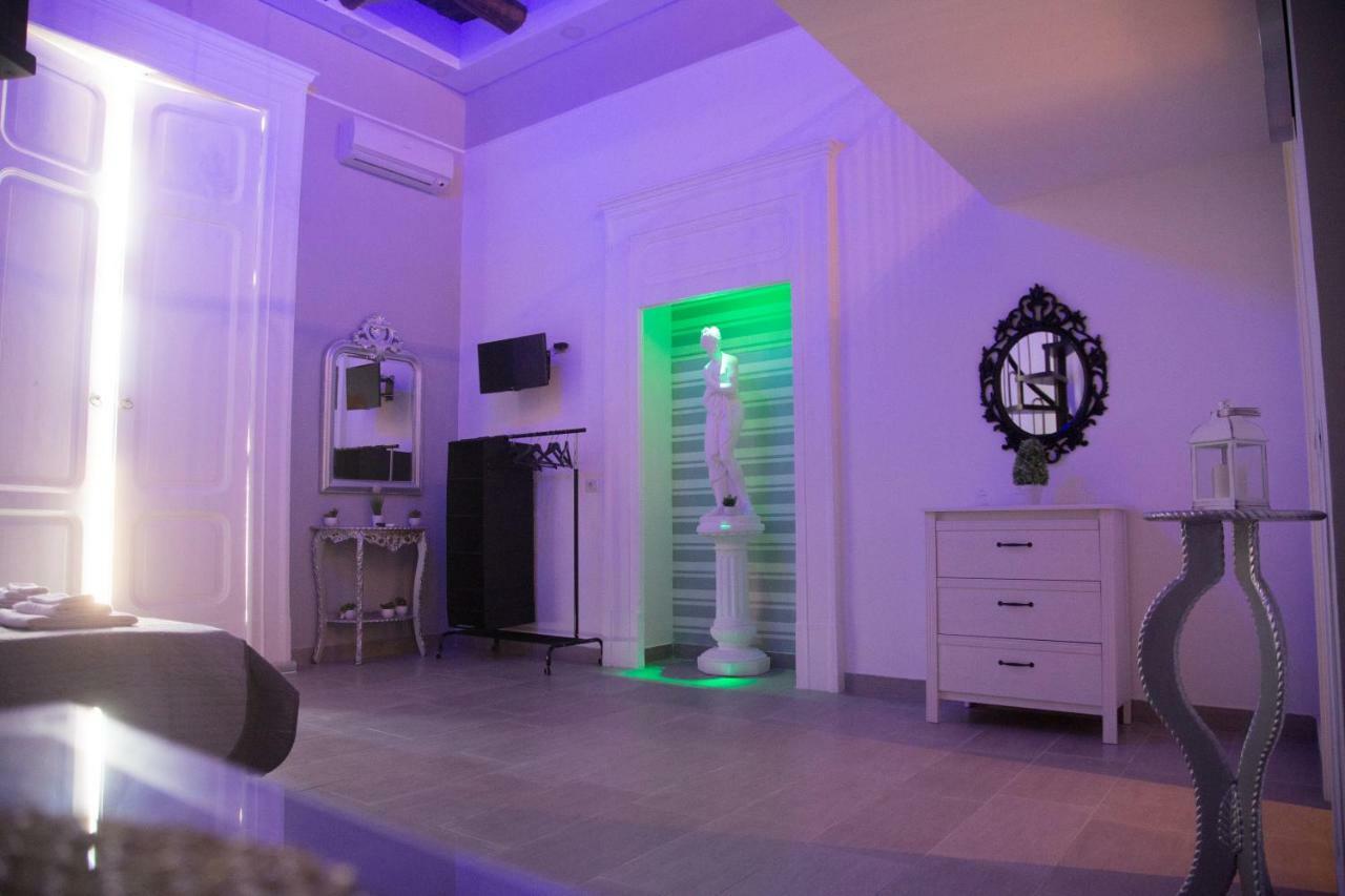 Vesuvius Luxury Suites Napoli Ngoại thất bức ảnh